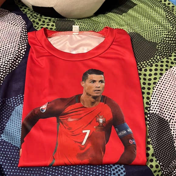 CRISTIANO RONALDO TEE……$30 BOYS SIZE SMALL - Picture 5 of 5